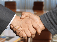 hand shake for bridging loan brokers